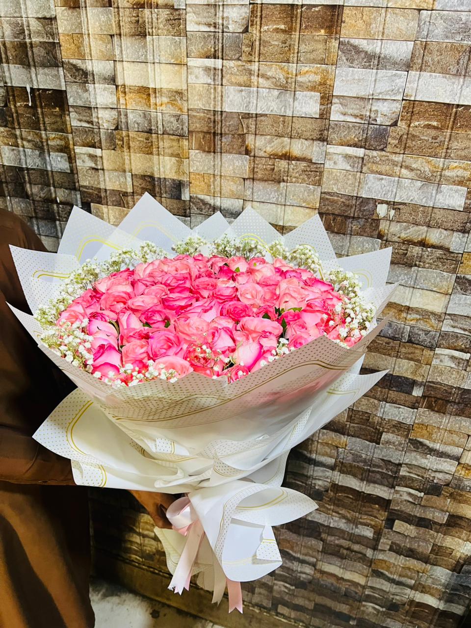 Premium Online Flower Delivery in Karachi for Modern Gift Experiences
