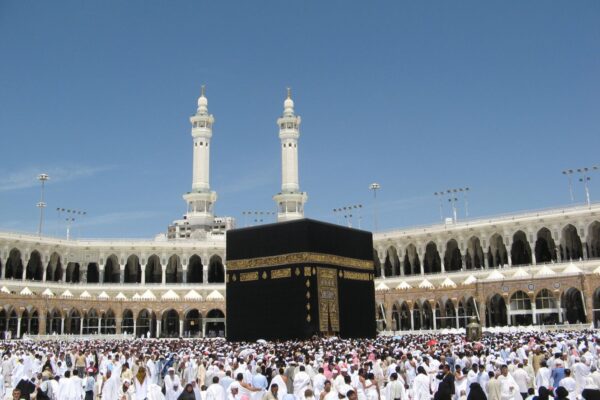 At Cheap Umrah Packages in London, we are committed to helping pilgrims experience a smooth and rewarding journey through carefully planned travel solutions.