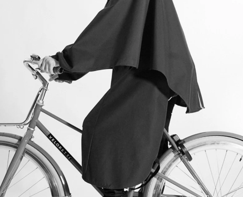 How Does a Rainproof Poncho Keep You Ready for Any Forecast?