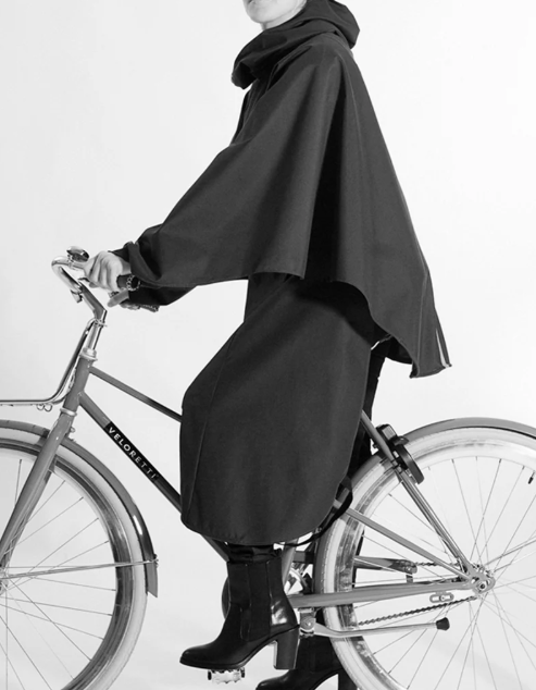 How Does a Rainproof Poncho Keep You Ready for Any Forecast?