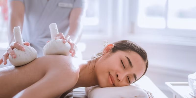 How Thai Massage May Help Relieve Travel Fatigue and Jet Lag Discomfort