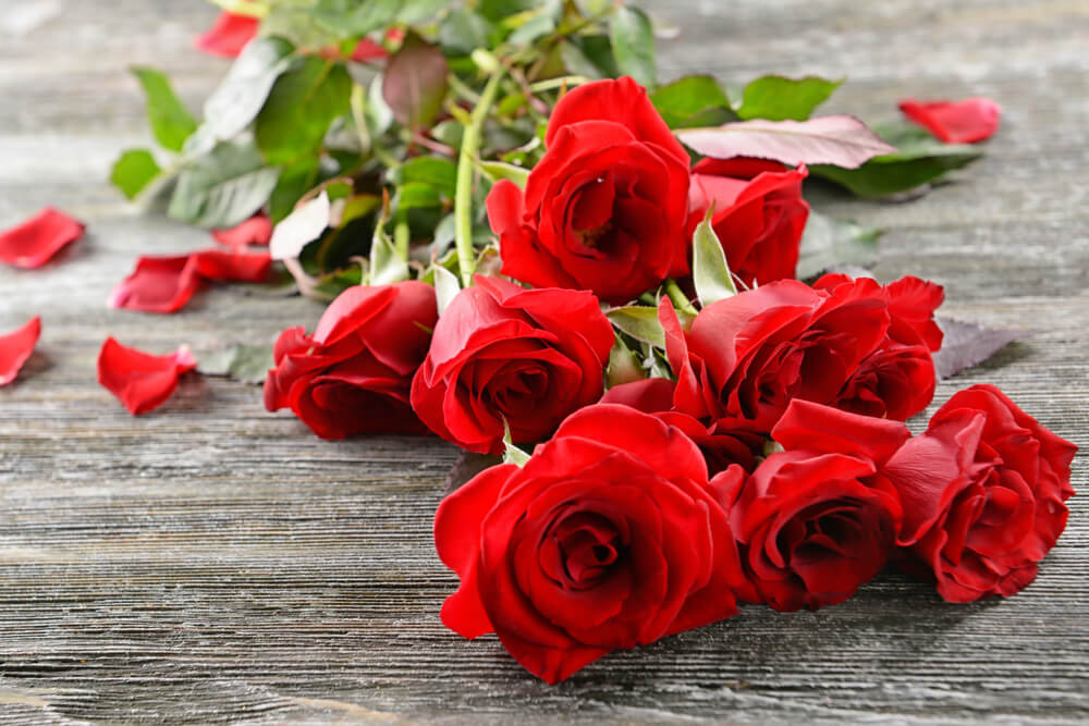 Roses a popular wedding flower 